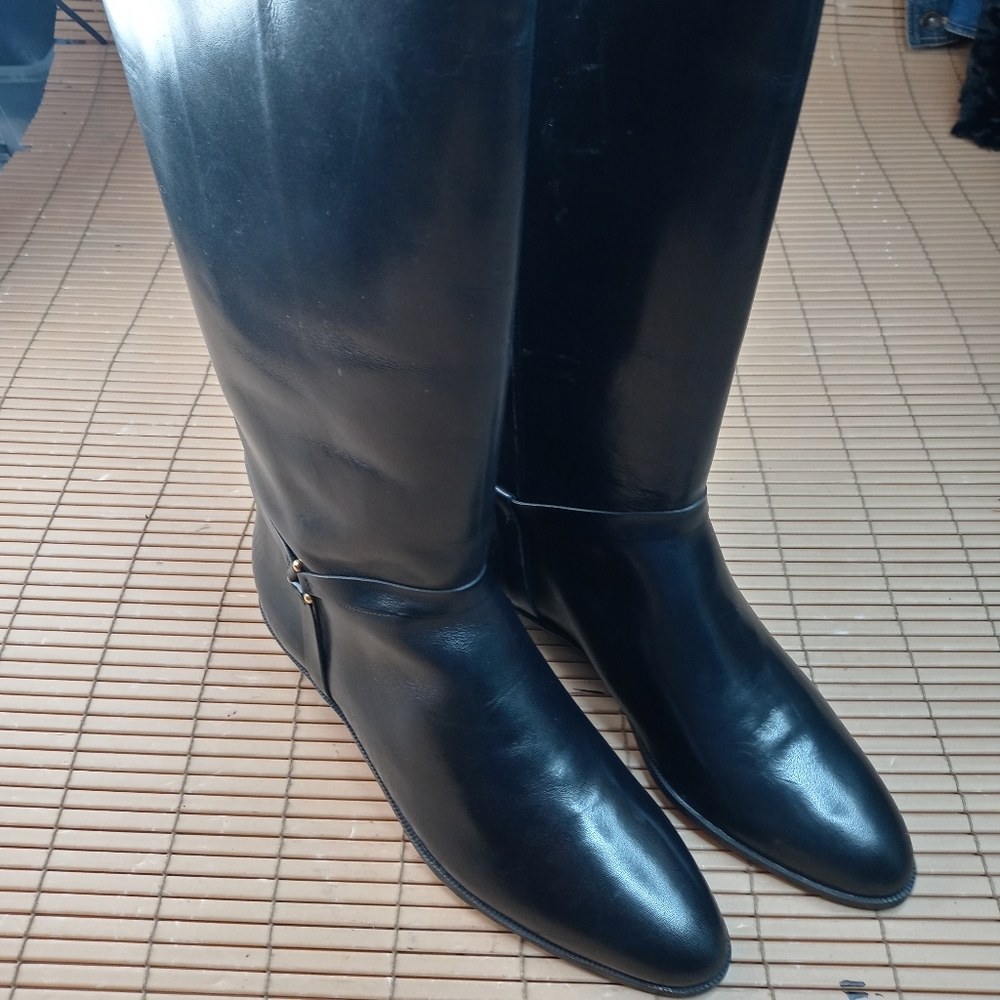 Etienne Aigner Black Smooth Leather 15.5" tall, wide calf 15". harness, pull on